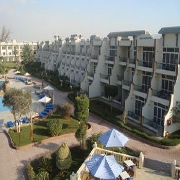 Cataract Pyramids Resort - Giza 